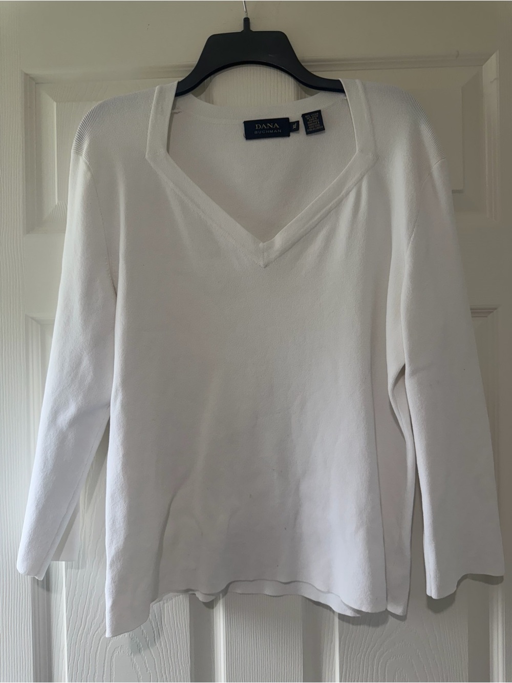 Dana Buchman White V-Neck Long Sleeve Women's Top